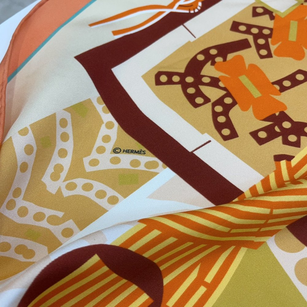 Hermès 90cm 100% Pure Silk Square Scarf! Hermès 90cm 100% Pure Silk Square Scarf!