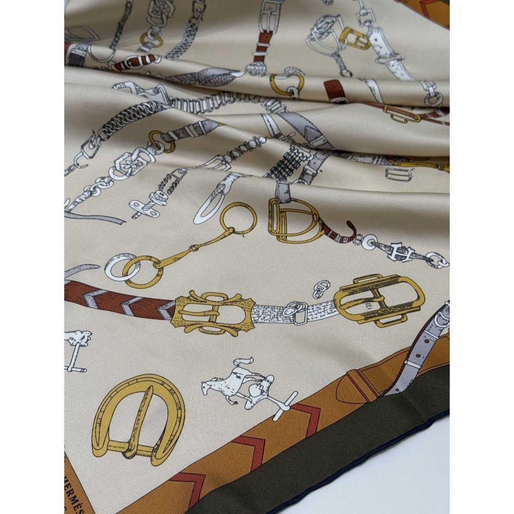 Hermès Fall/Winter 2025 90cm 100% Pure Silk Scarf! Hermès Fall/Winter 2025 90cm 100% Pure Silk Scarf!