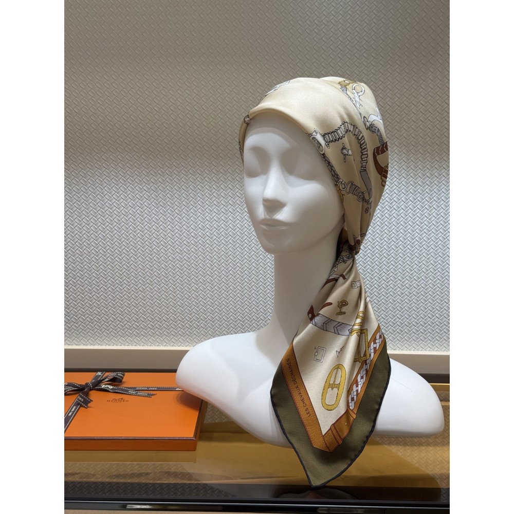 Hermès Fall/Winter 2025 90cm 100% Pure Silk Scarf! Hermès Fall/Winter 2025 90cm 100% Pure Silk Scarf!