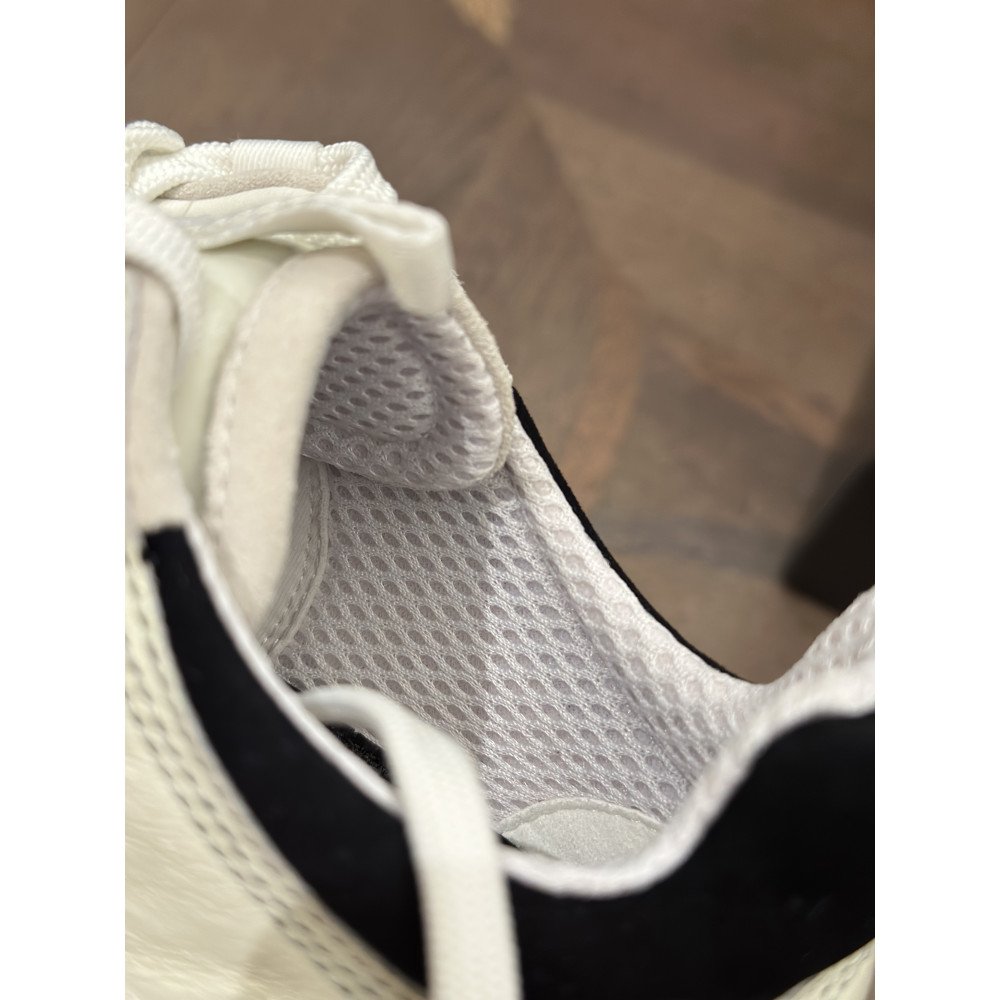 Chanel 25A Sneakers! Chanel 25A Sneakers!