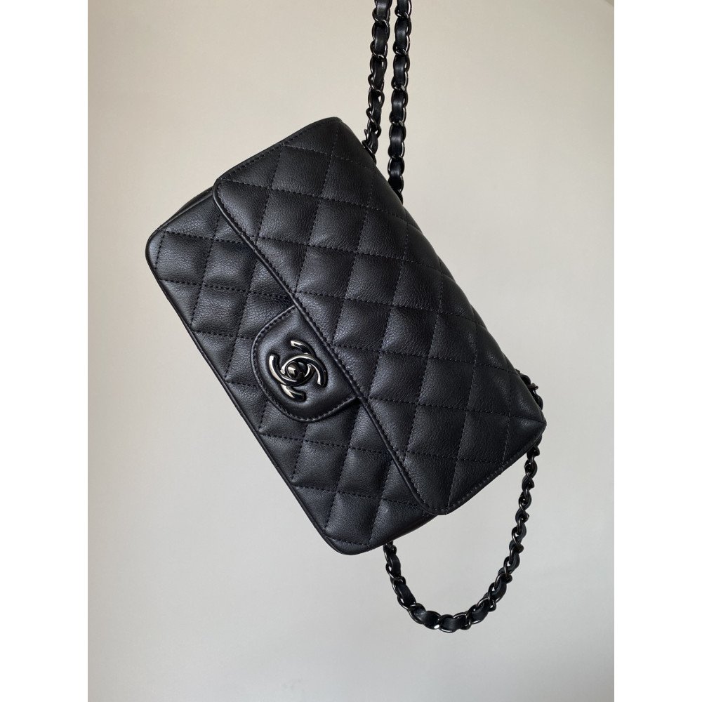 Chanel Classic Flap 20cm mini handbag! 