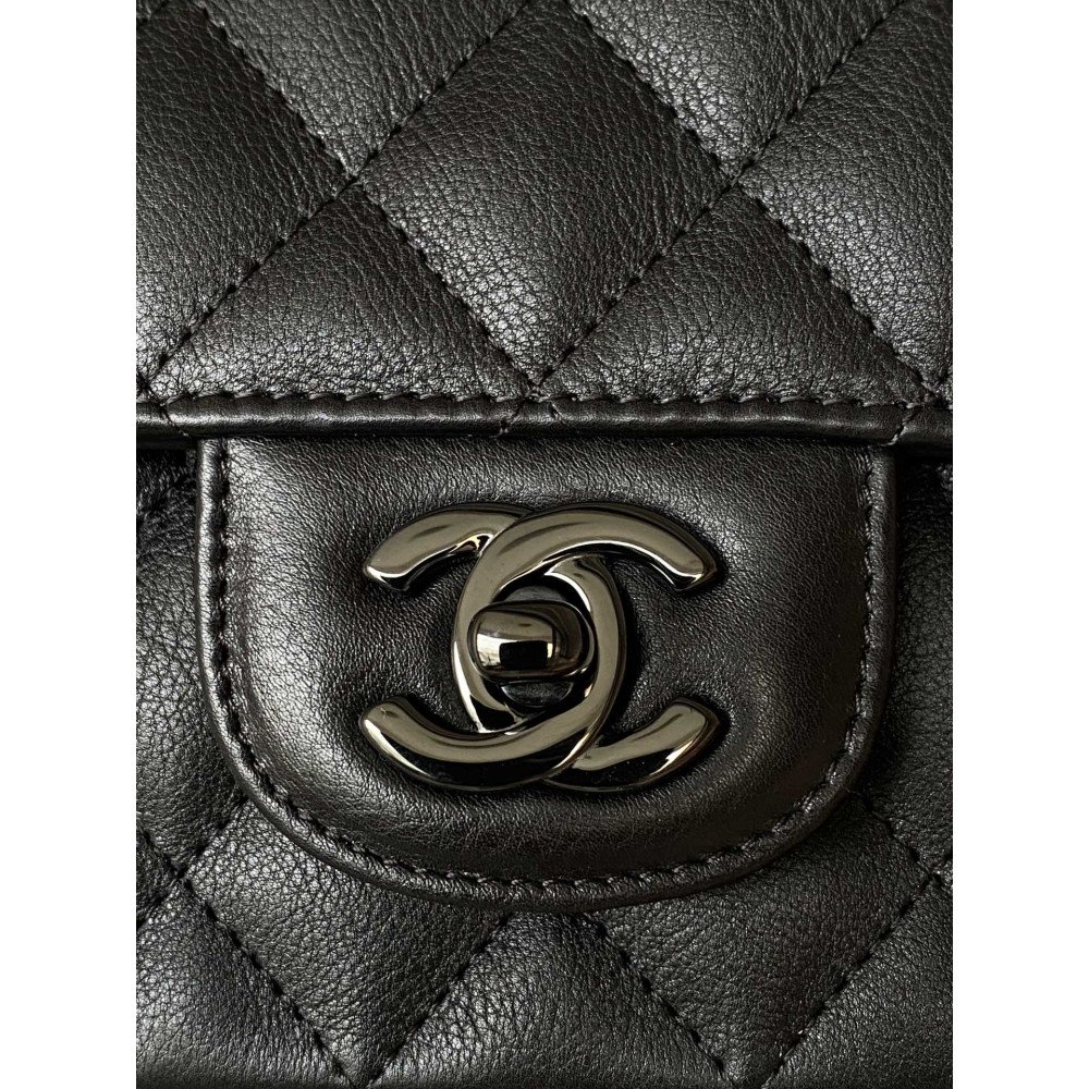 Chanel Classic Flap 20cm mini handbag! 