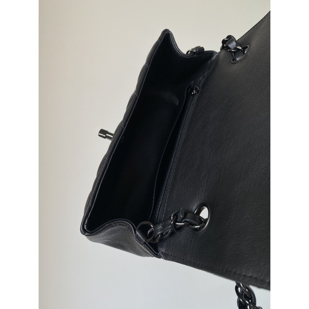 Chanel Classic Flap 20cm mini handbag! 