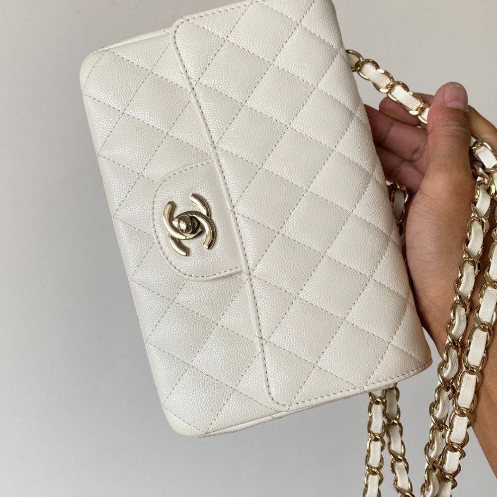 Chanel Classic Flap 20cm mini handbag! Chanel Classic Flap 20cm mini handbag!