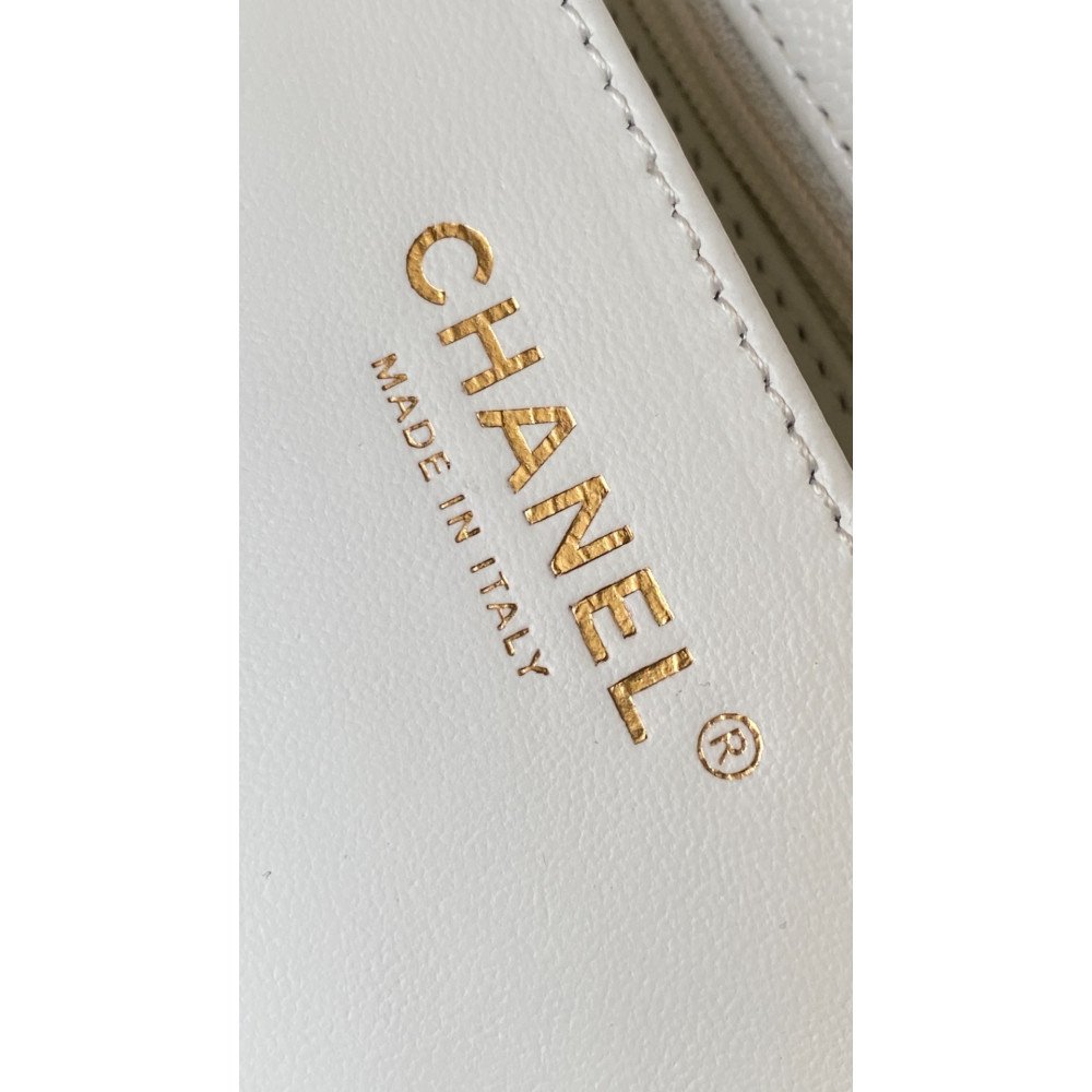 Chanel Classic Flap 20cm mini handbag! Chanel Classic Flap 20cm mini handbag!