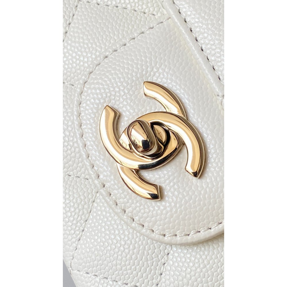 Chanel Classic Flap 20cm mini handbag! Chanel Classic Flap 20cm mini handbag!