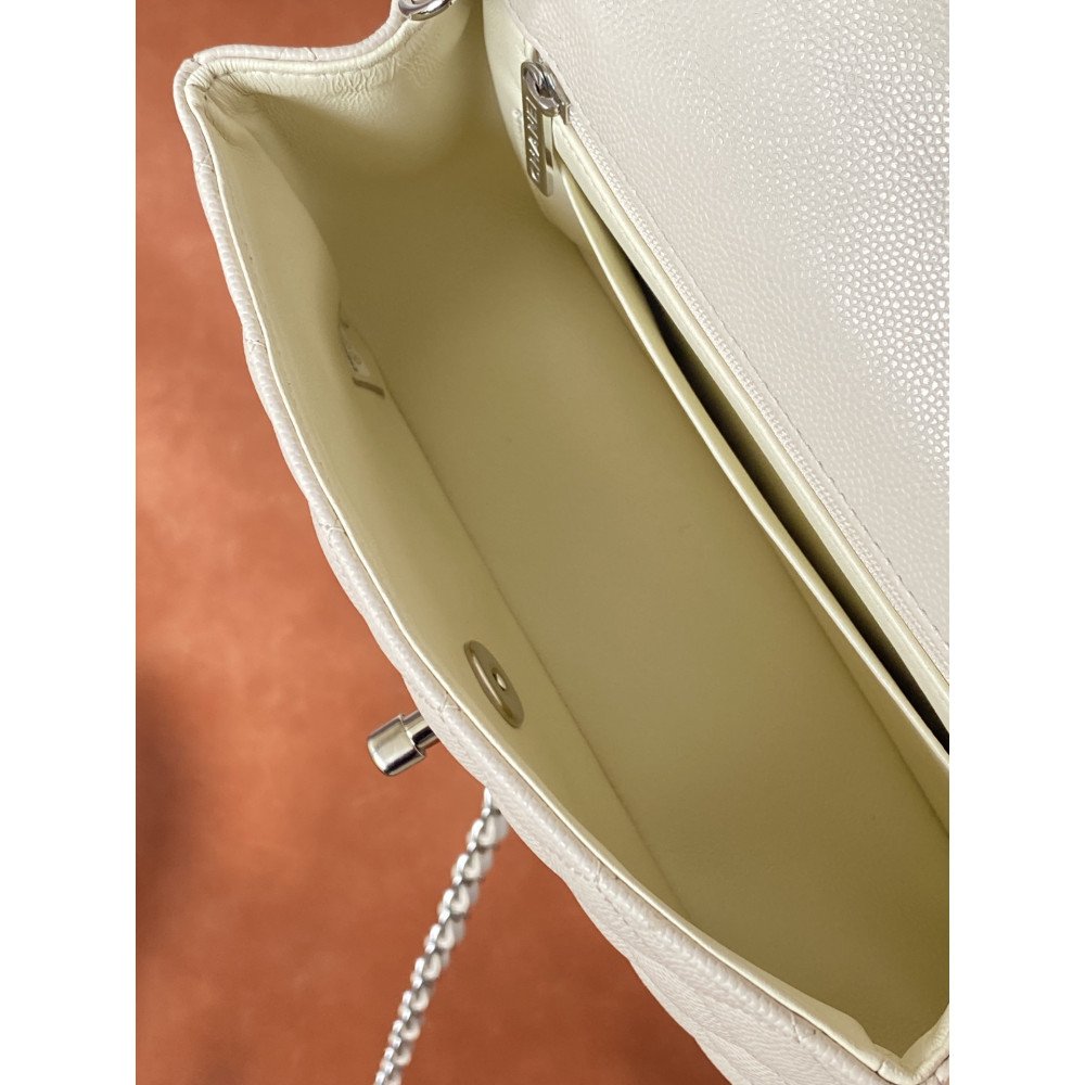 Chanel Classic Flap 20cm mini handbag! 