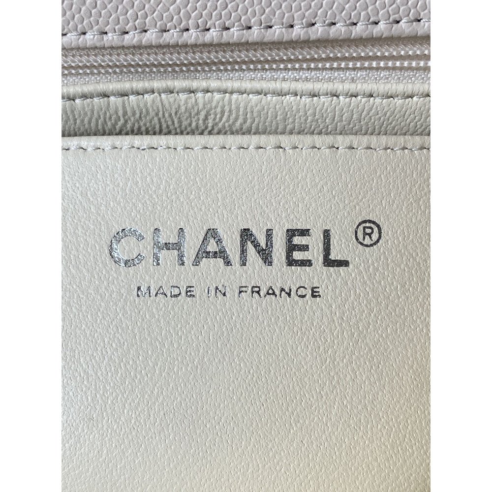Chanel Classic Flap 20cm mini handbag! 