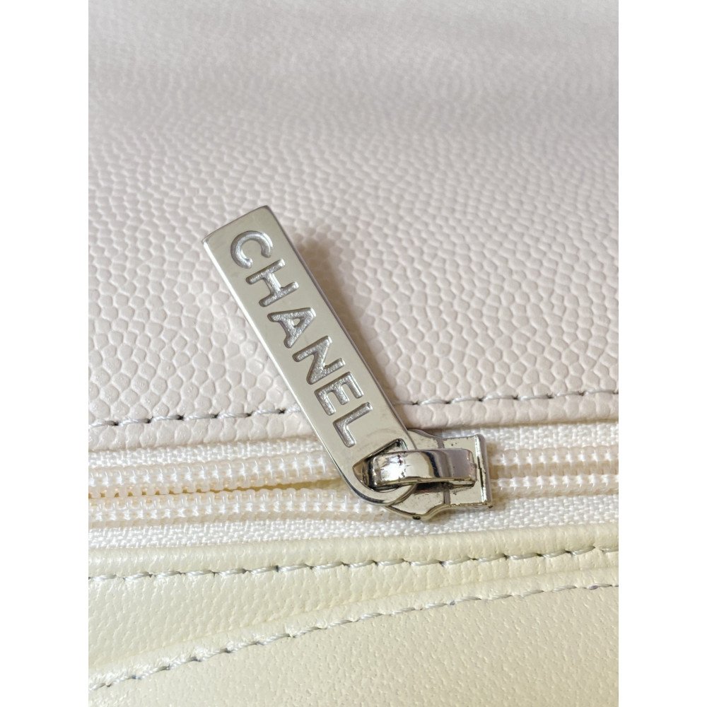 Chanel Classic Flap 20cm mini handbag! 