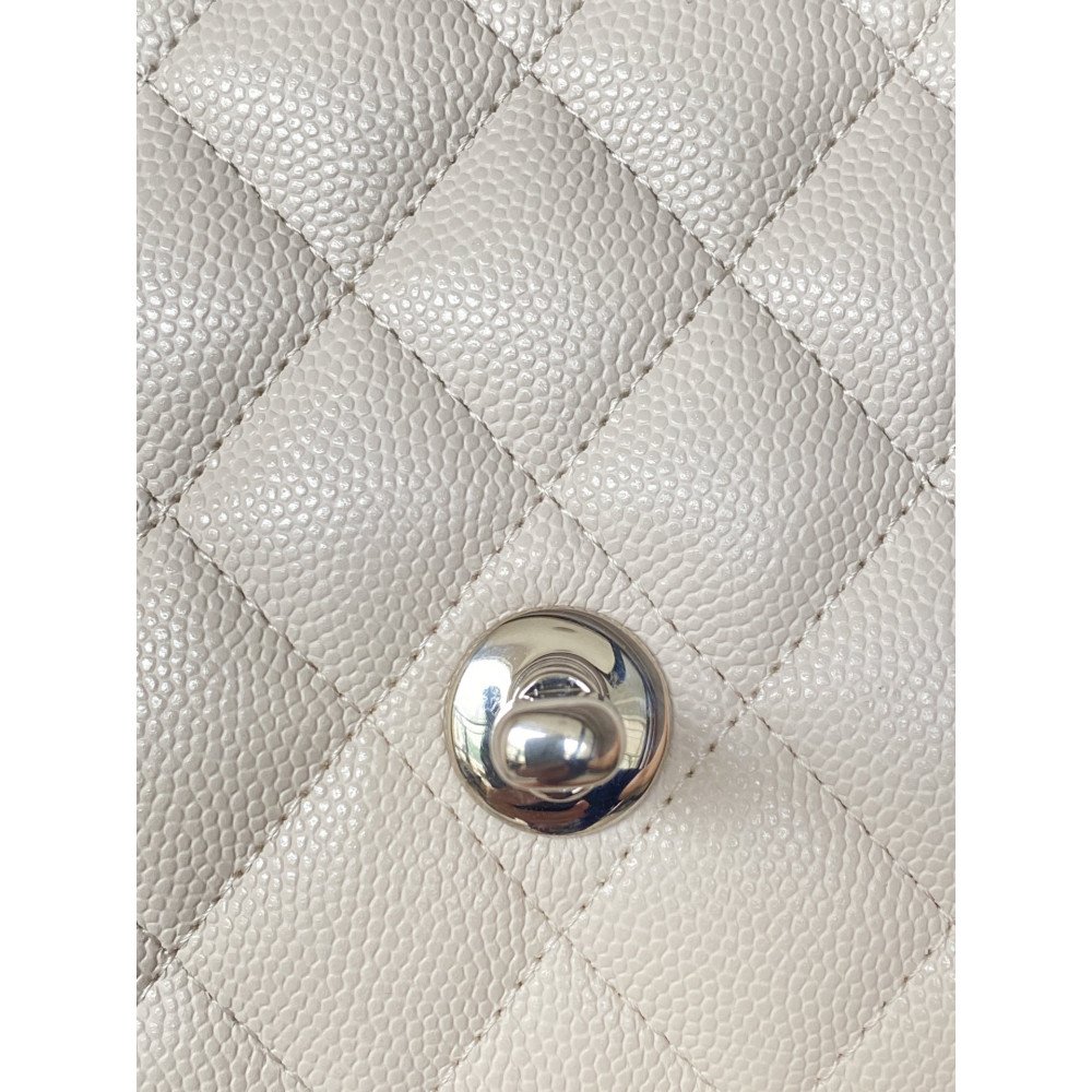 Chanel Classic Flap 20cm mini handbag! 