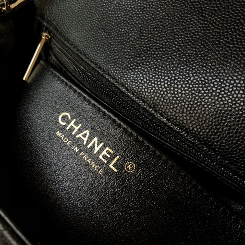 Chanel Classic Flap 20cm mini handbag! 