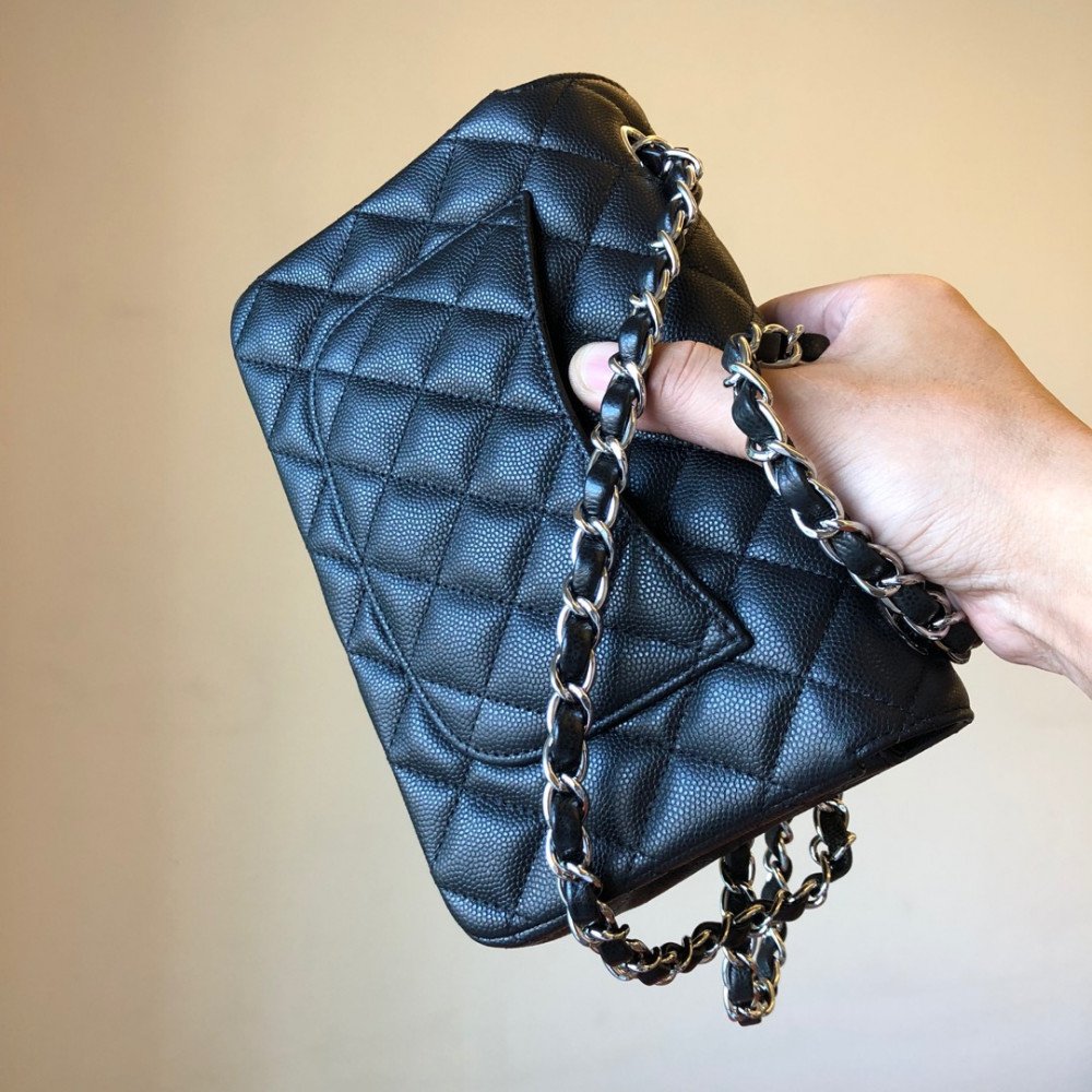 Chanel Classic Flap 20cm mini handbag! Chanel Classic Flap 20cm mini handbag!