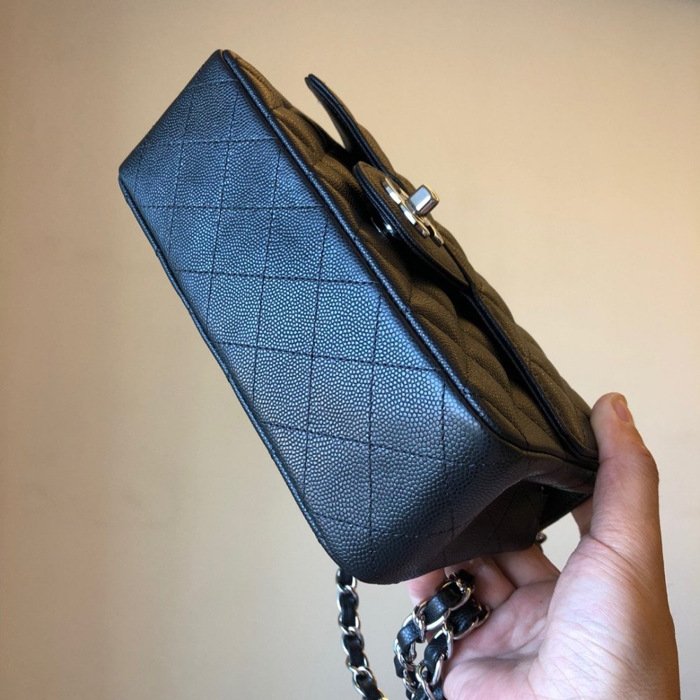 Chanel Classic Flap 20cm mini handbag! Chanel Classic Flap 20cm mini handbag!