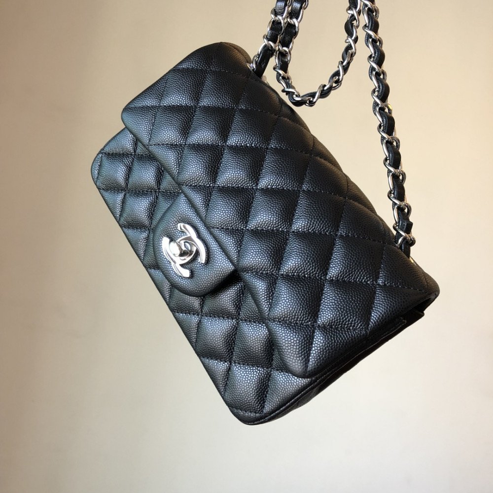 Chanel Classic Flap 20cm mini handbag! 