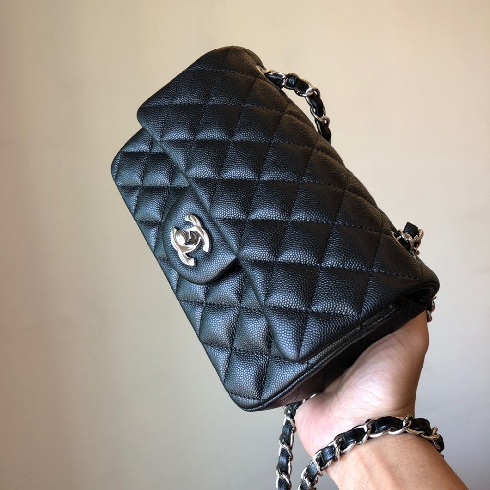 Chanel Classic Flap 20cm mini handbag! 