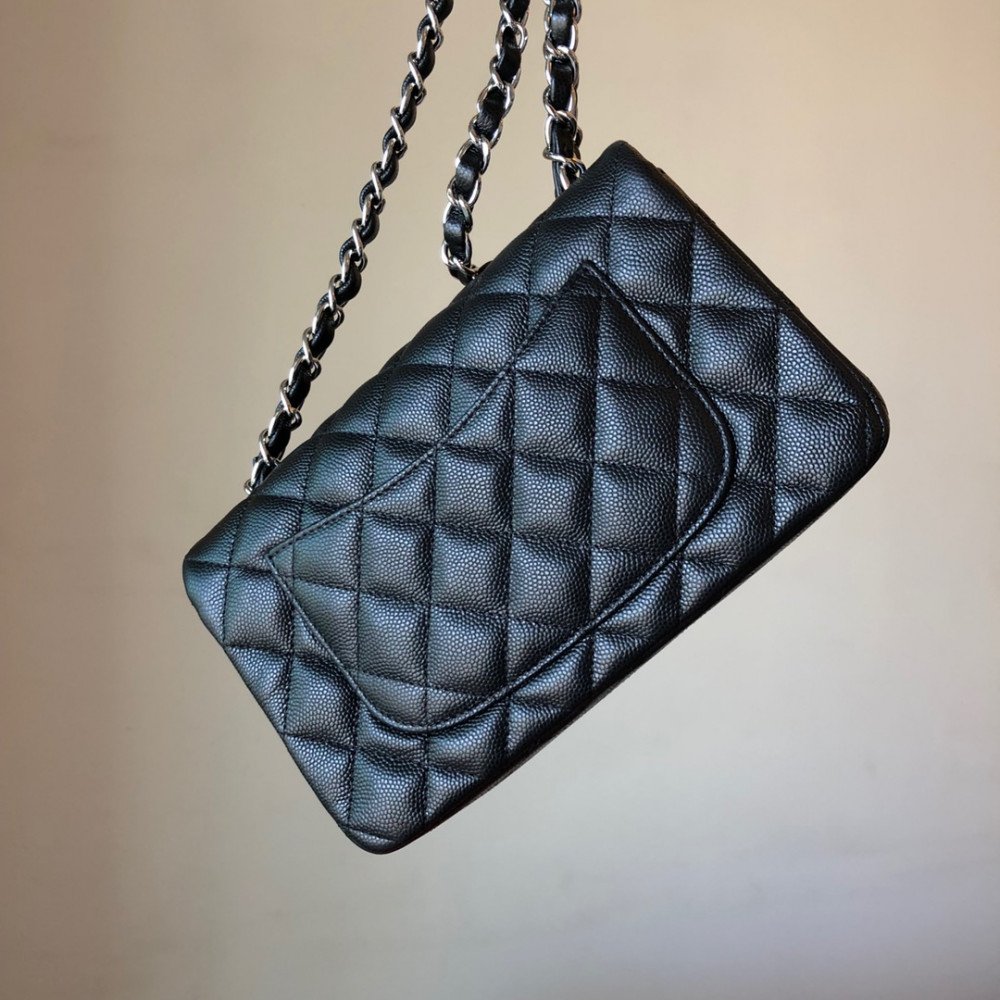 Chanel Classic Flap 20cm mini handbag! 
