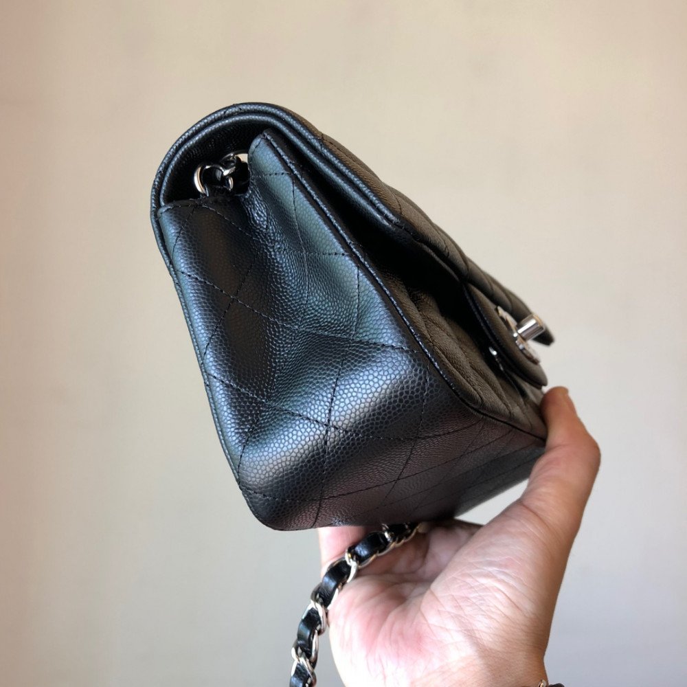 Chanel Classic Flap 20cm mini handbag! 