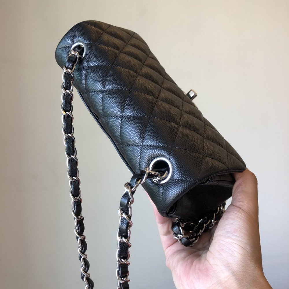 Chanel Classic Flap 20cm mini handbag! 