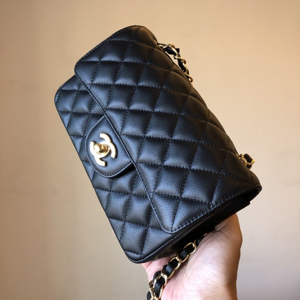 Chanel Classic Flap 20cm mini handbag! Chanel Classic Flap 20cm mini handbag!