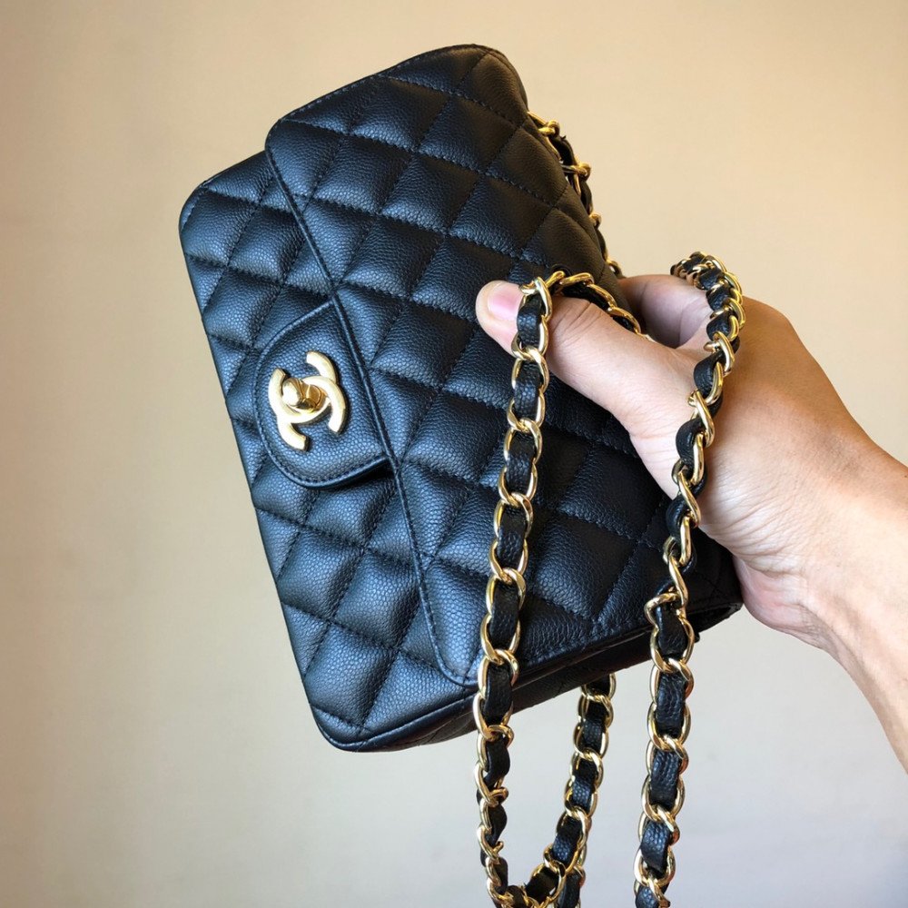 Chanel Classic Flap 20cm mini handbag! Chanel Classic Flap 20cm mini handbag!