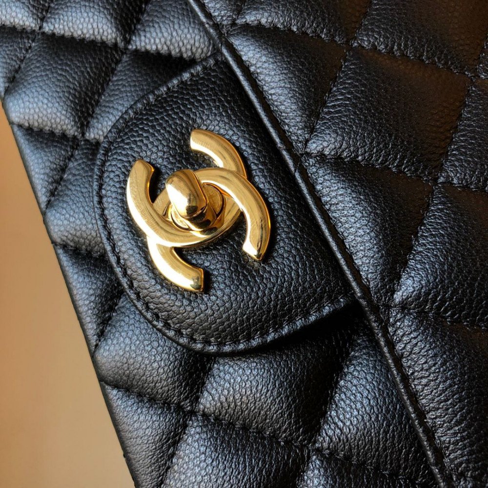 Chanel Classic Flap 20cm mini handbag! Chanel Classic Flap 20cm mini handbag!