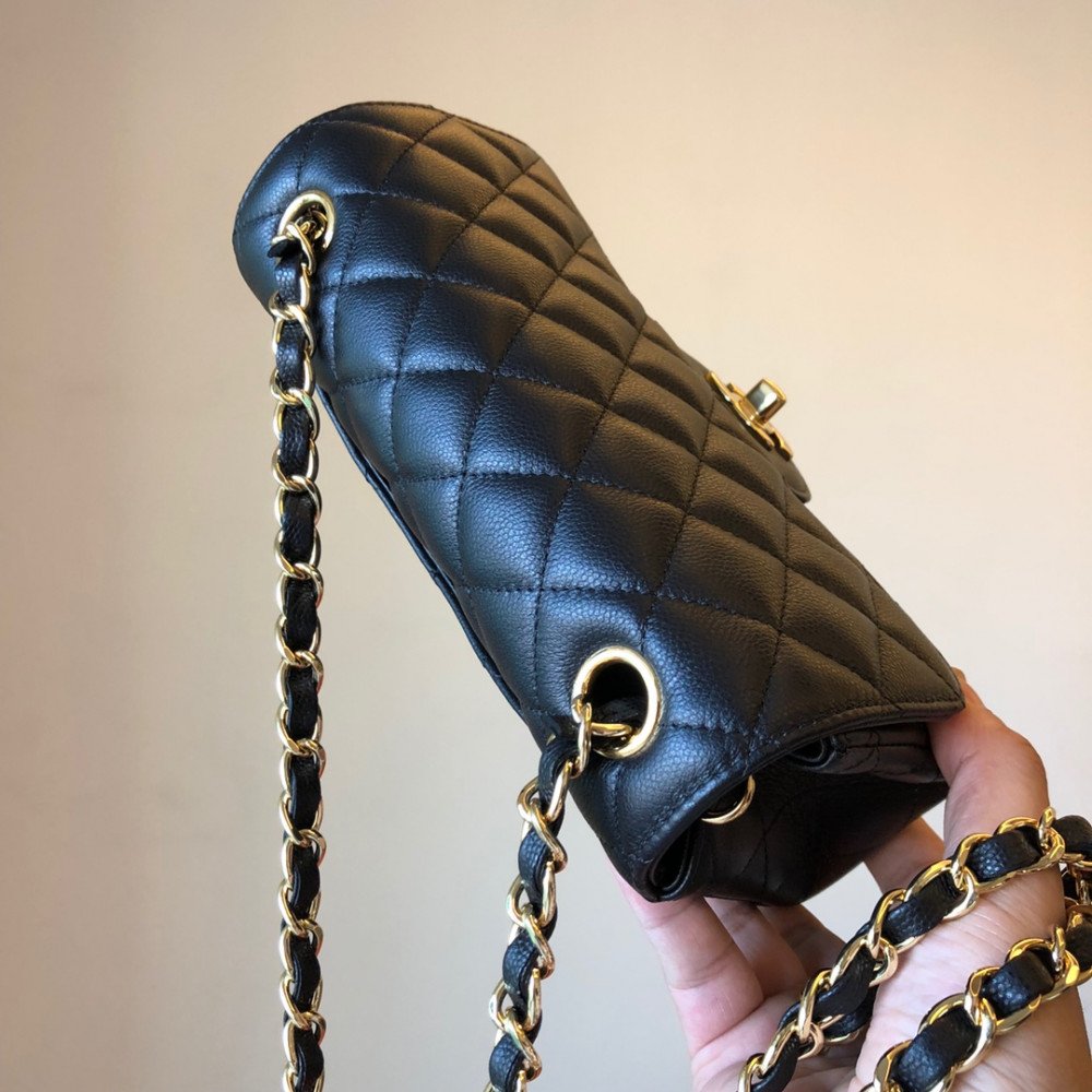 Chanel Classic Flap 20cm mini handbag! Chanel Classic Flap 20cm mini handbag!