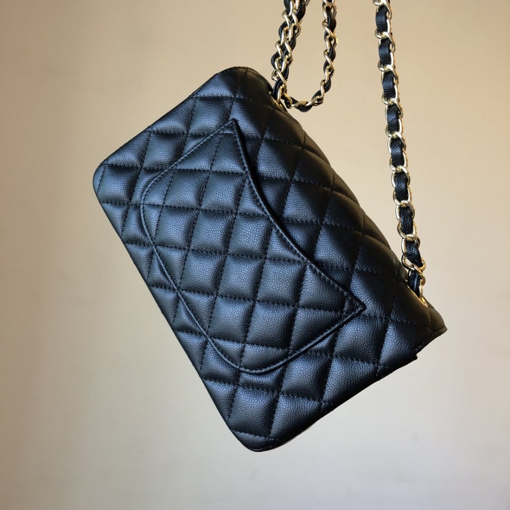 Chanel Classic Flap 20cm mini handbag! Chanel Classic Flap 20cm mini handbag!
