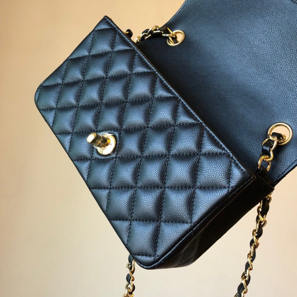 Chanel Classic Flap 20cm mini handbag! Chanel Classic Flap 20cm mini handbag!