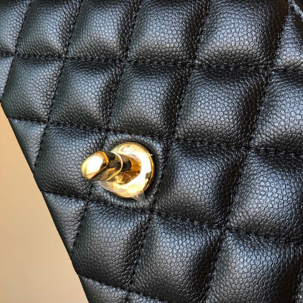 Chanel Classic Flap 20cm mini handbag! Chanel Classic Flap 20cm mini handbag!