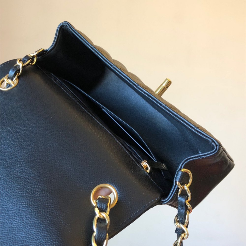 Chanel Classic Flap 20cm mini handbag! Chanel Classic Flap 20cm mini handbag!