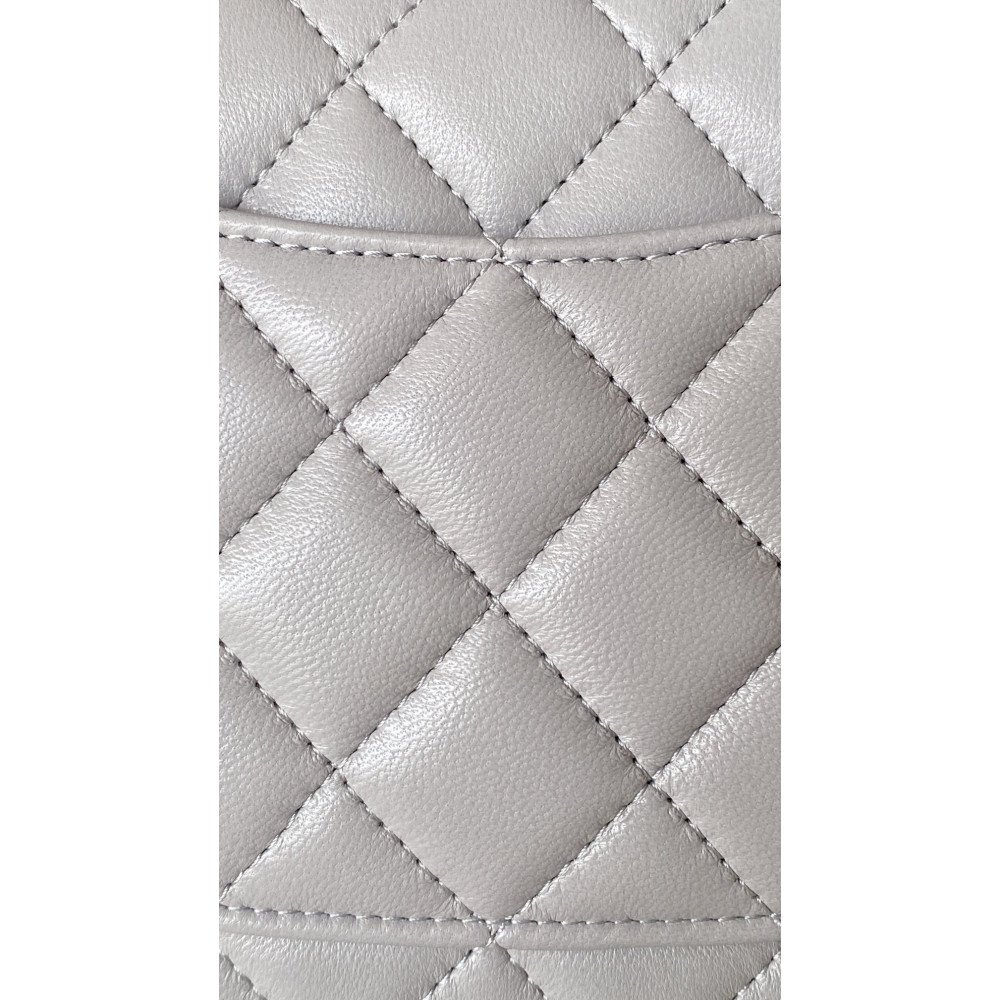 Chanel Classic Flap 20cm mini handbag! 