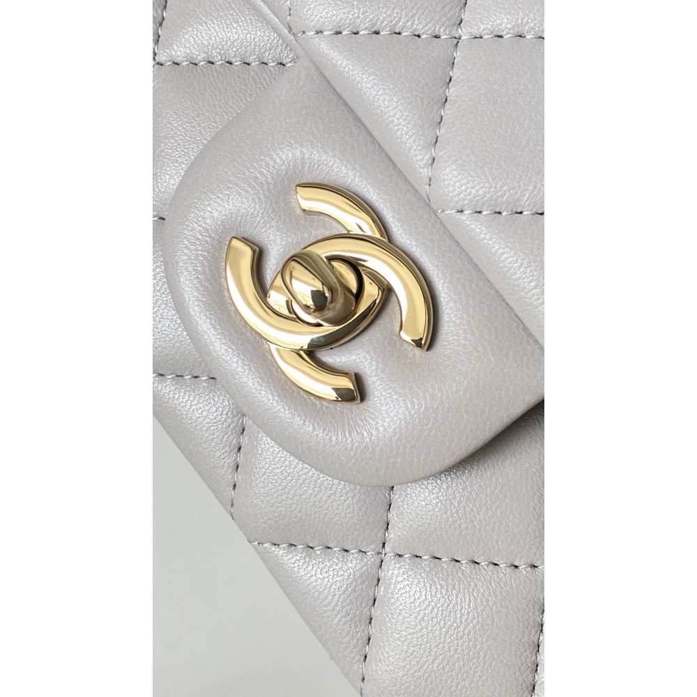 Chanel Classic Flap 20cm mini handbag! 