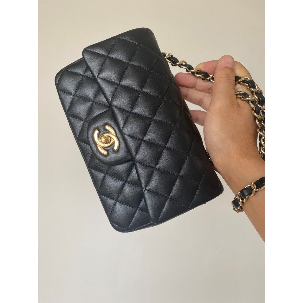 Chanel Classic Flap 20cm mini handbag! Chanel Classic Flap 20cm mini handbag!