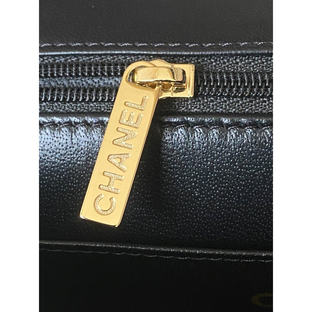 Chanel Classic Flap 20cm mini handbag! Chanel Classic Flap 20cm mini handbag!