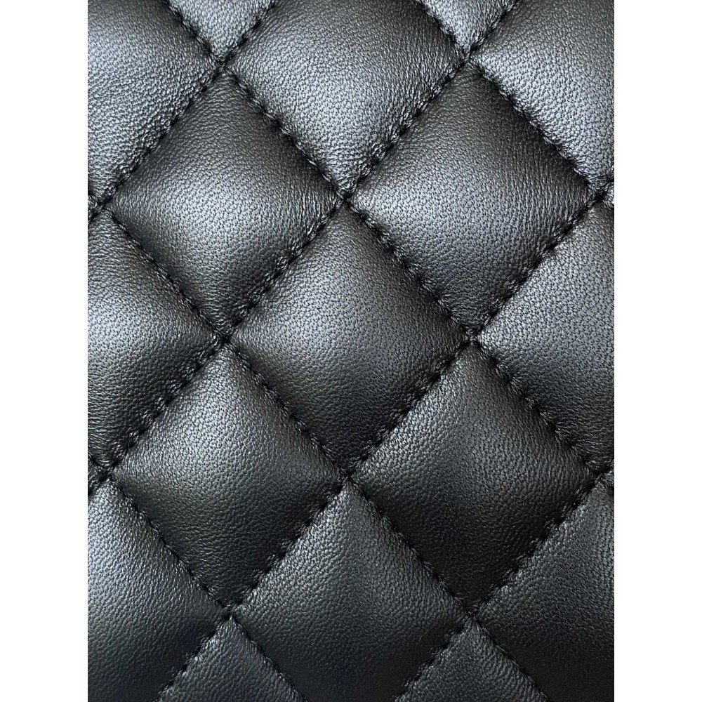 Chanel Classic Flap 20cm mini handbag! Chanel Classic Flap 20cm mini handbag!