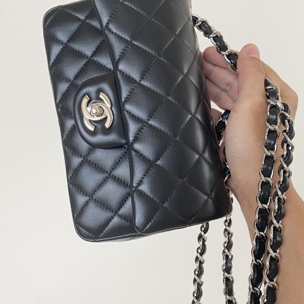 Chanel Classic Flap 20cm mini handbag! 