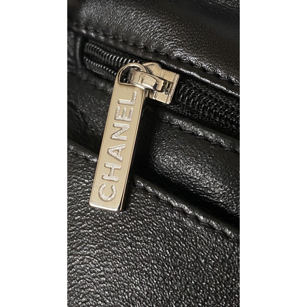 Chanel Classic Flap 20cm mini handbag! 