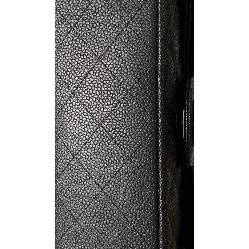 Chanel Classic Flap 25cm medium handbag!