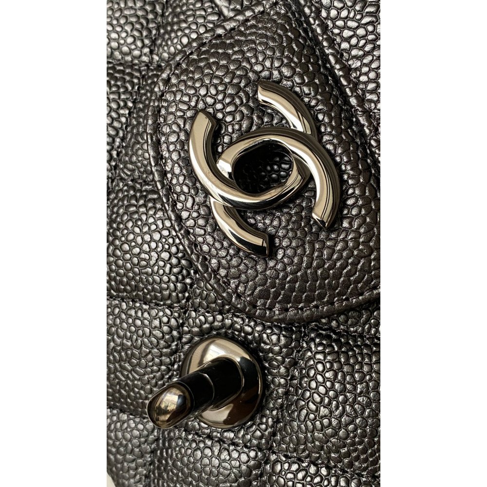 Chanel Classic Flap 25cm medium handbag!