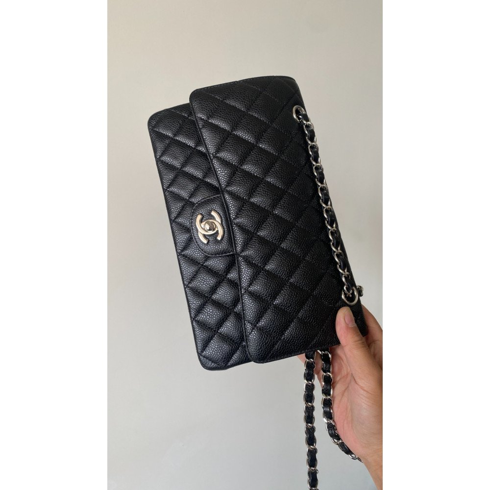 Chanel Classic Flap 25cm medium handbag!