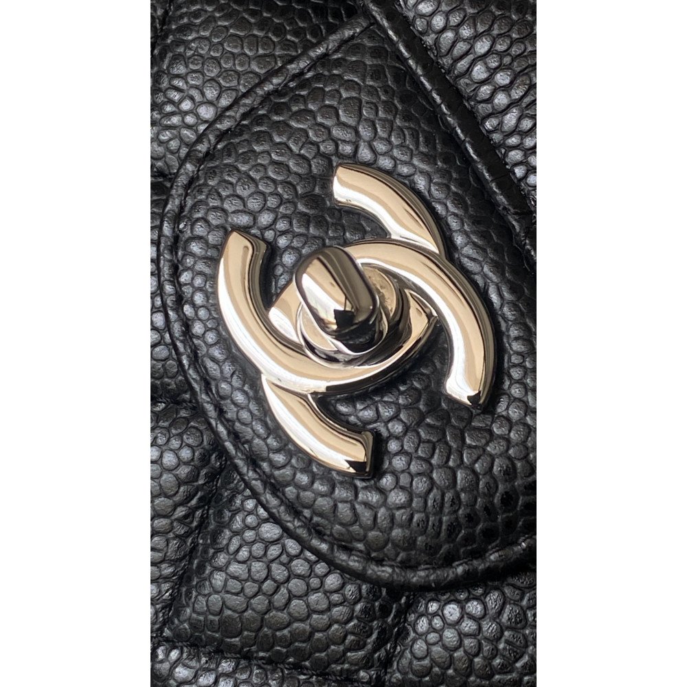 Chanel Classic Flap 25cm medium handbag!