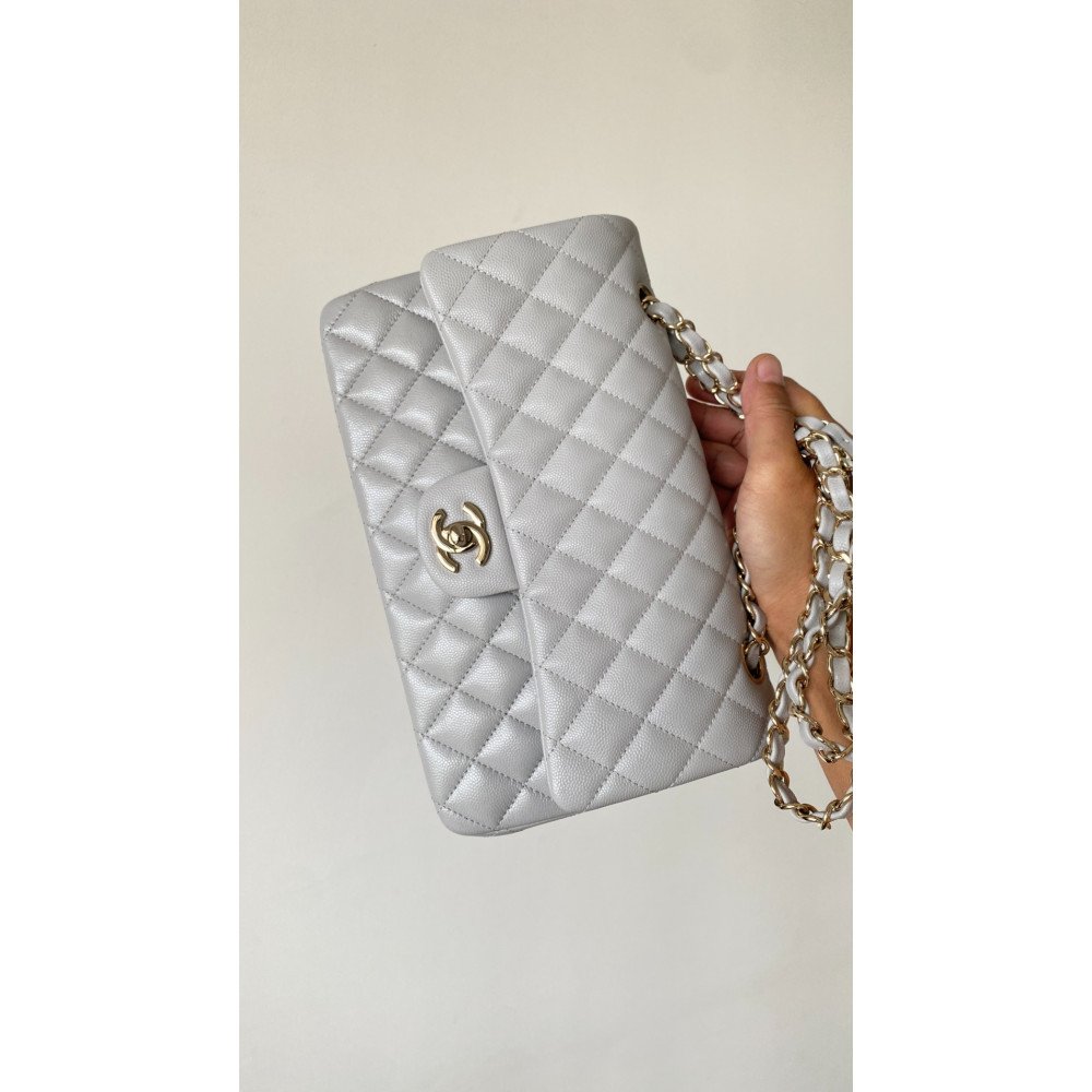 Chanel Classic Flap 25cm medium handbag! Chanel Classic Flap 25cm medium handbag!