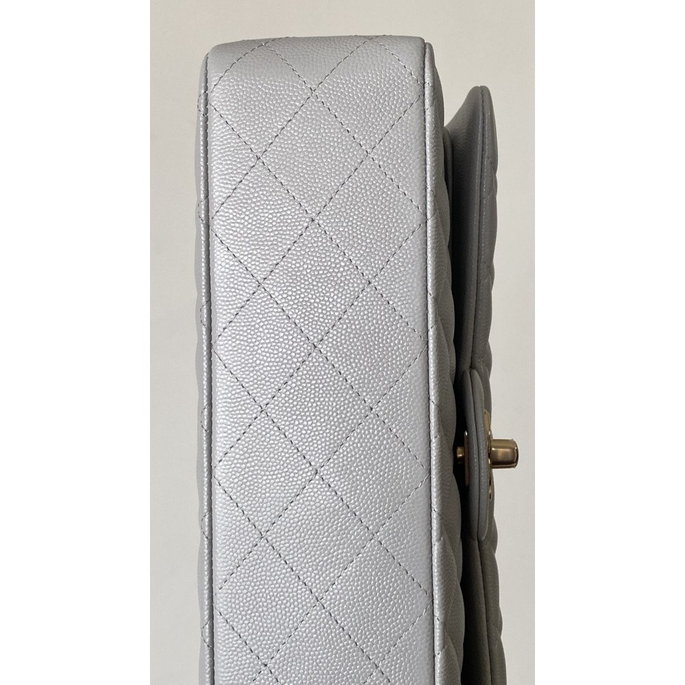 Chanel Classic Flap 25cm medium handbag! Chanel Classic Flap 25cm medium handbag!