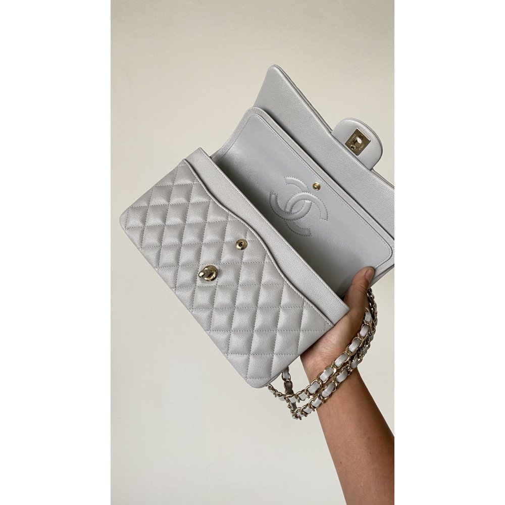 Chanel Classic Flap 25cm medium handbag! Chanel Classic Flap 25cm medium handbag!