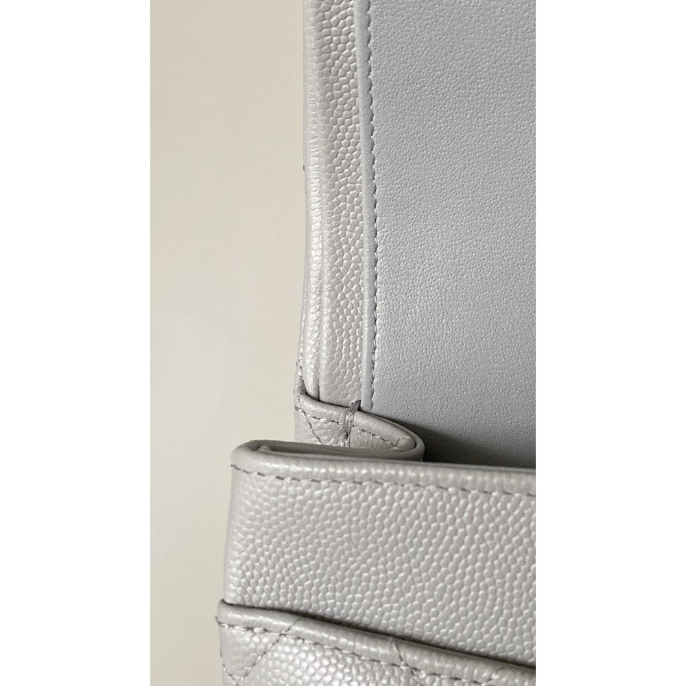 Chanel Classic Flap 25cm medium handbag! Chanel Classic Flap 25cm medium handbag!