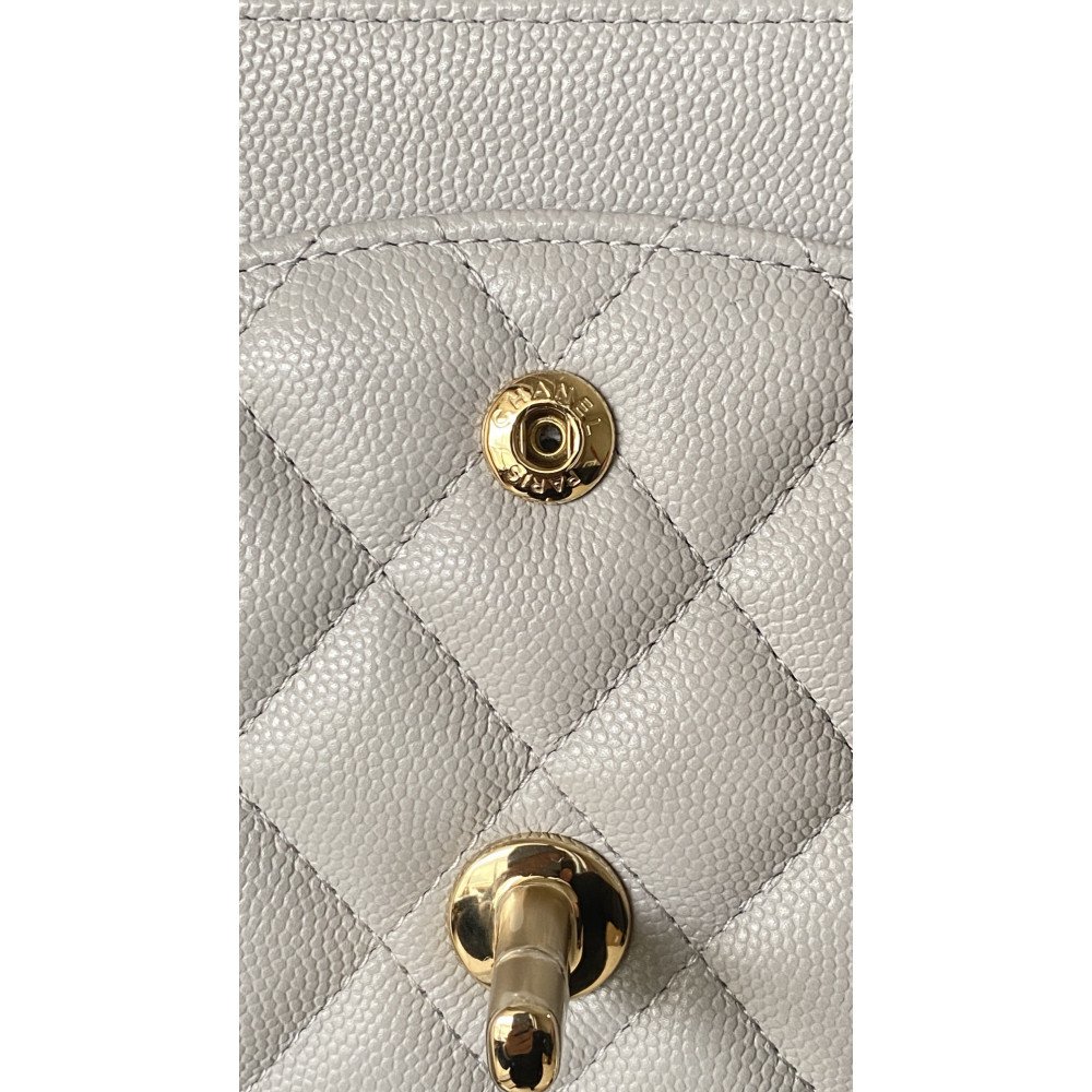 Chanel Classic Flap 25cm medium handbag! Chanel Classic Flap 25cm medium handbag!