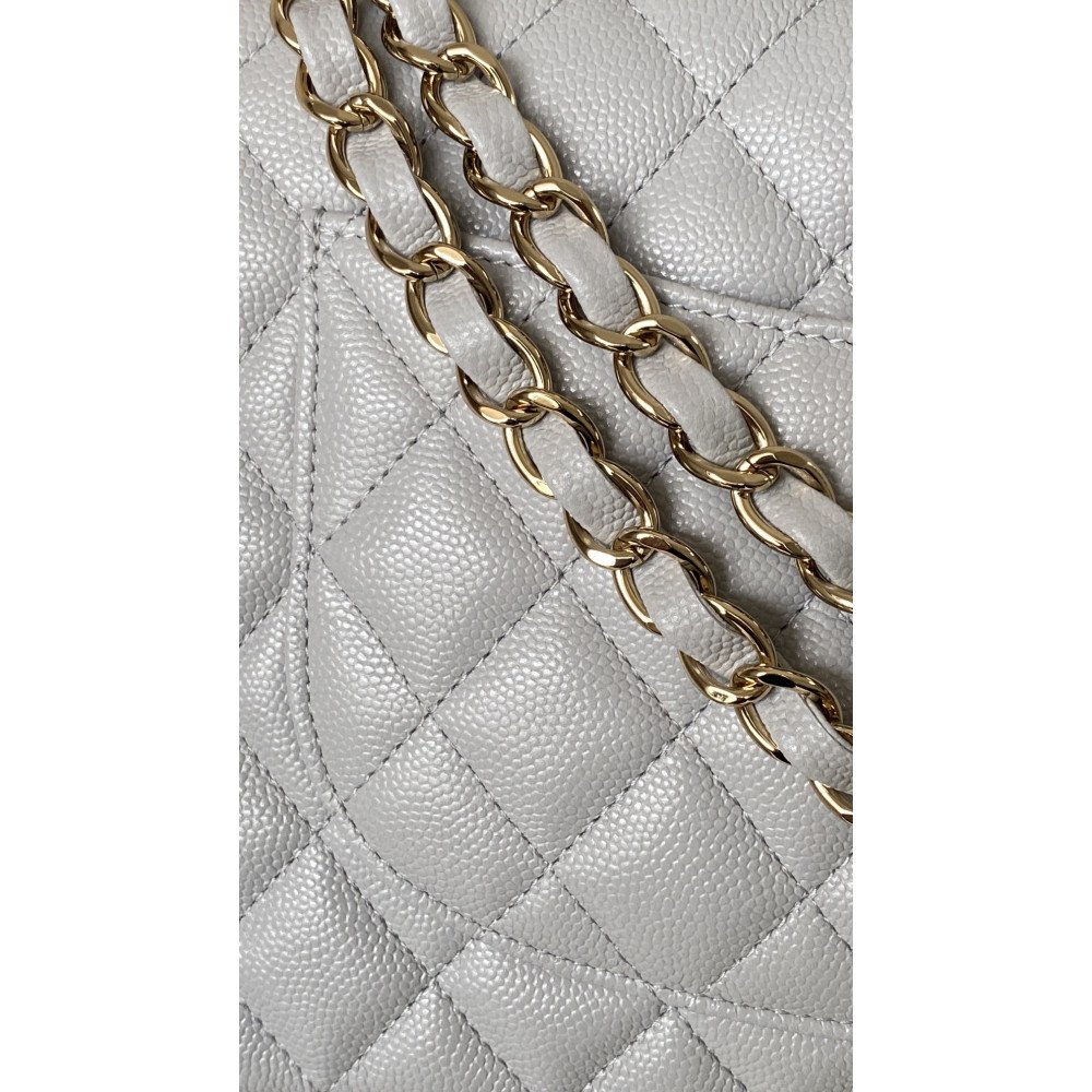 Chanel Classic Flap 25cm medium handbag! Chanel Classic Flap 25cm medium handbag!