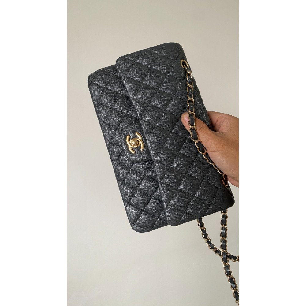 Chanel Classic Flap 25cm medium handbag! Chanel Classic Flap 25cm medium handbag!