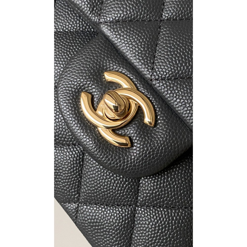 Chanel Classic Flap 25cm medium handbag! Chanel Classic Flap 25cm medium handbag!