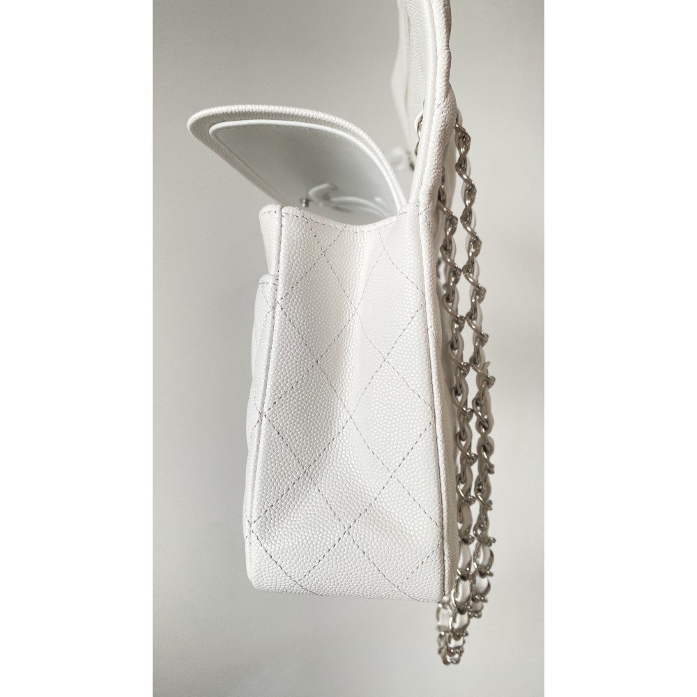 Chanel Classic Flap 25cm medium handbag!